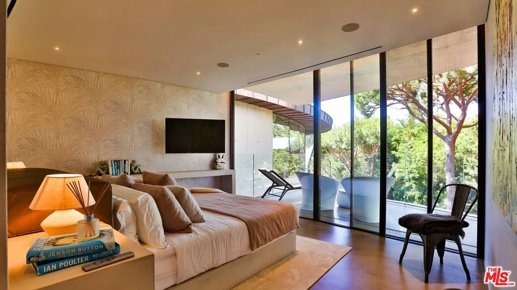 United States, 6 Bedrooms Bedrooms, ,8 BathroomsBathrooms,Residential,Active,61801