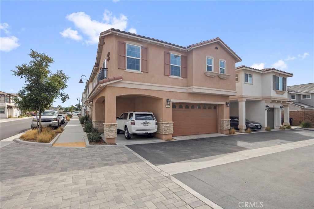 Photo of 15237 Horizon St #4, Fontana, CA 92336 (MLS # DW25225596)