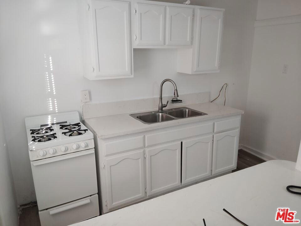 223 E 74th Street