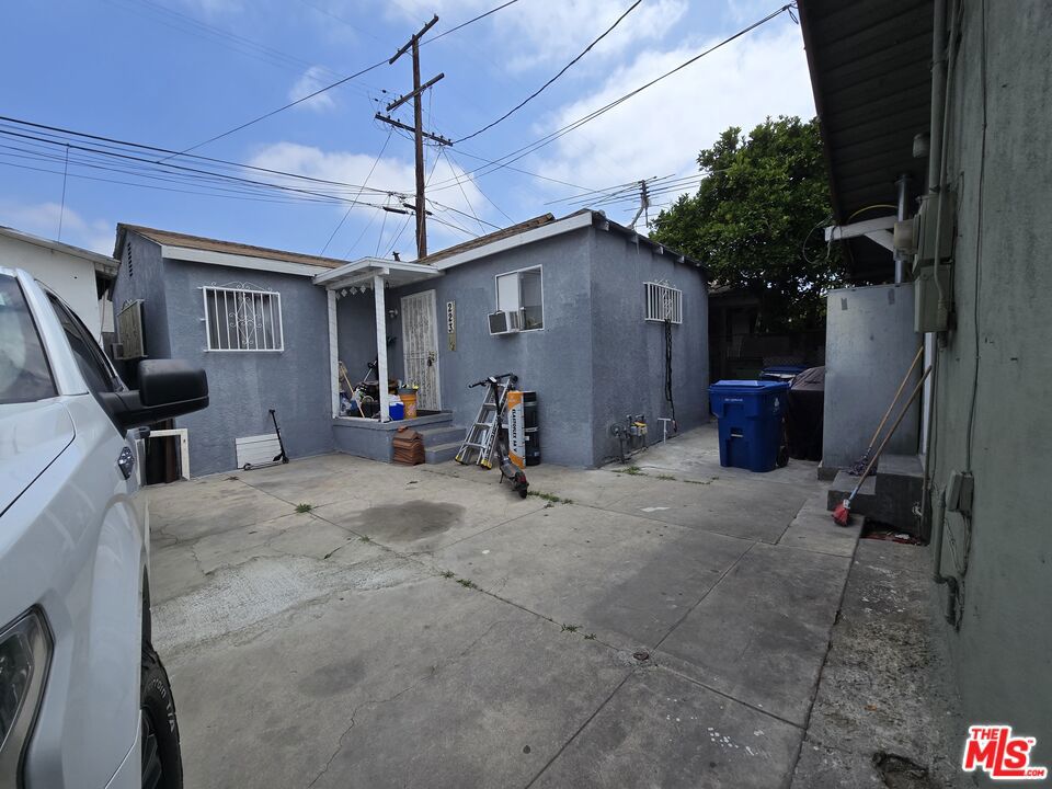 223 E 74th Street