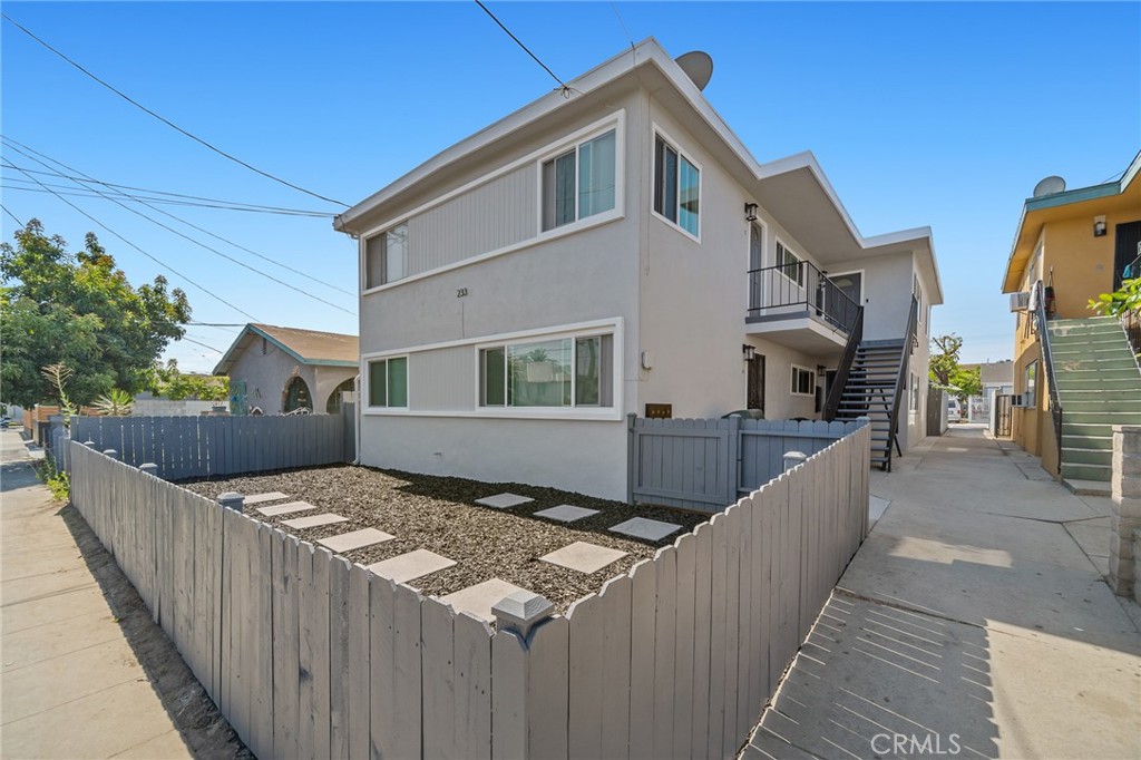233 W Oliver Street