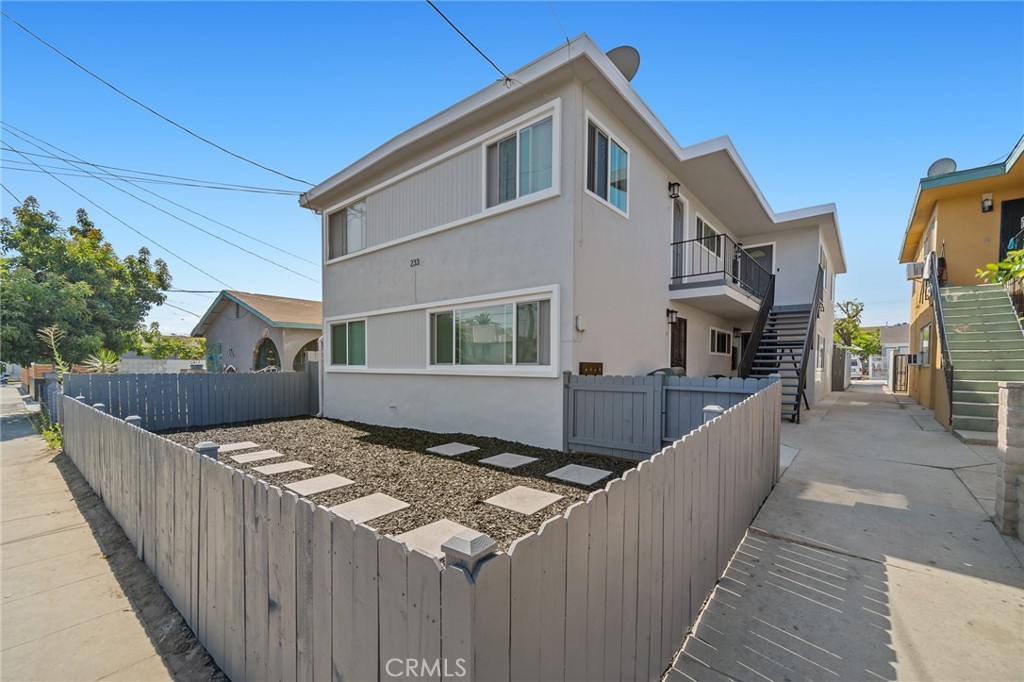 233 W Oliver Street