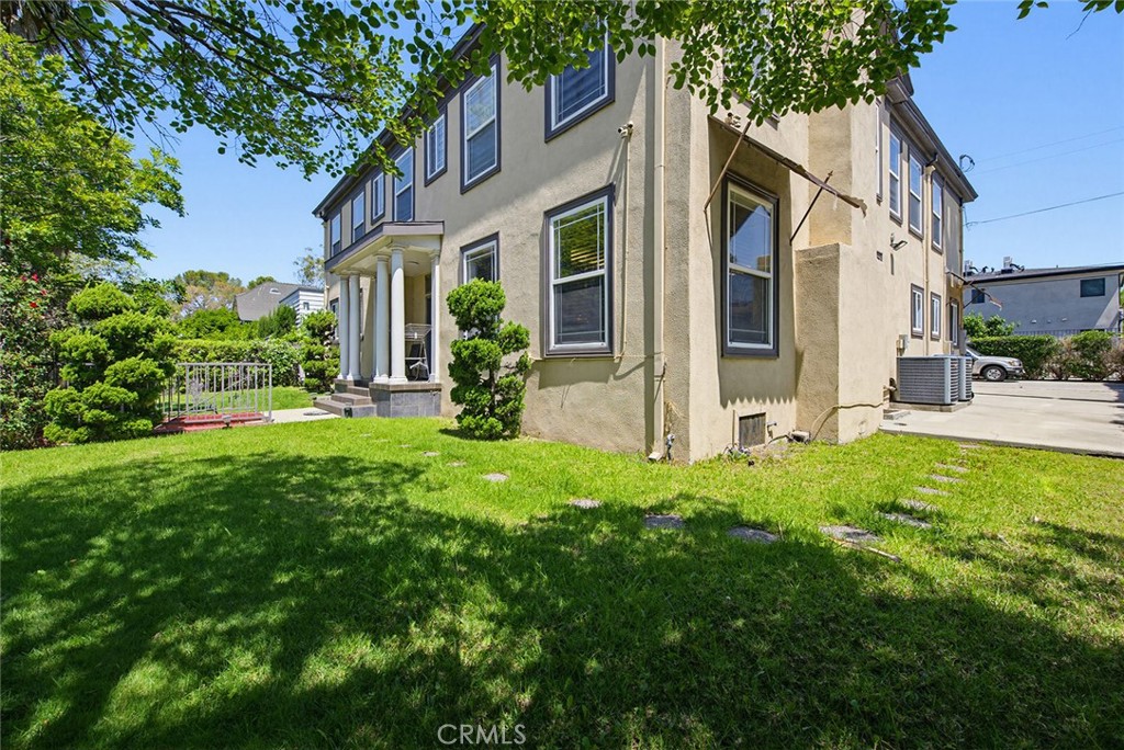 238 S Westmoreland
