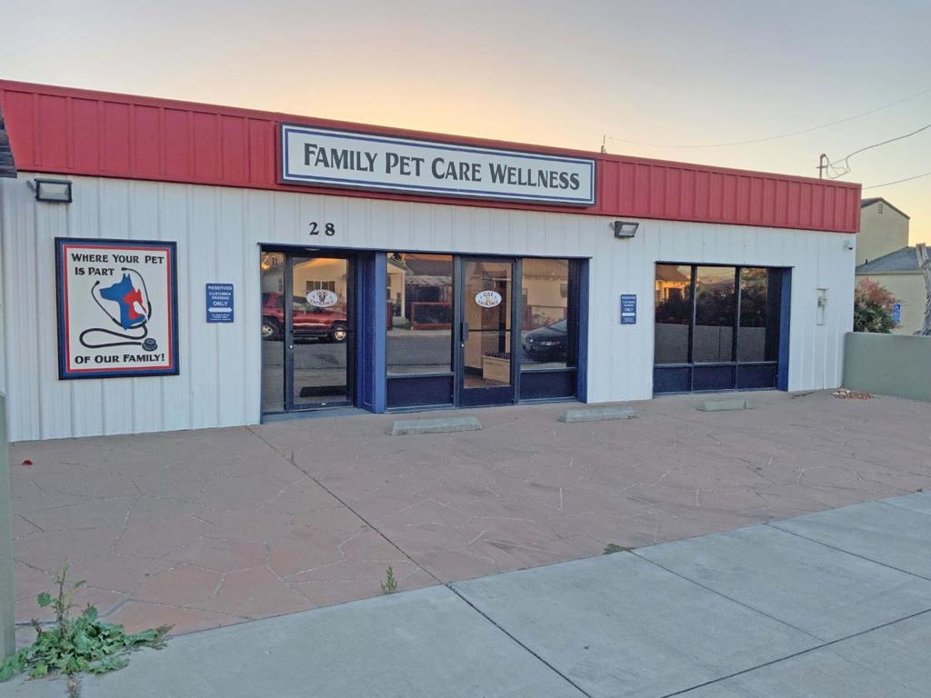 28 East Street is presently operating as a Veterinary Clinic. This site can continue to be used as a veterinary clinic or be used for other commercial activities. Other uses could be other service-related activities or a combination of service and retail. There is presently 6-7 rooms for activities. See photos for examples