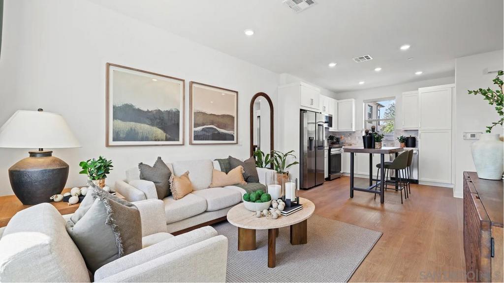 304 Honeysuckle Way, Oceanside CA 92057