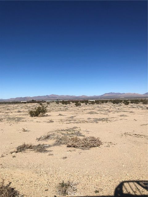 Photo of 36222 Rabbit Springs Rd, Lucerne Valley, CA 92356 (MLS # HD25280501)