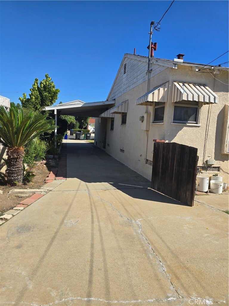 806 W Markland