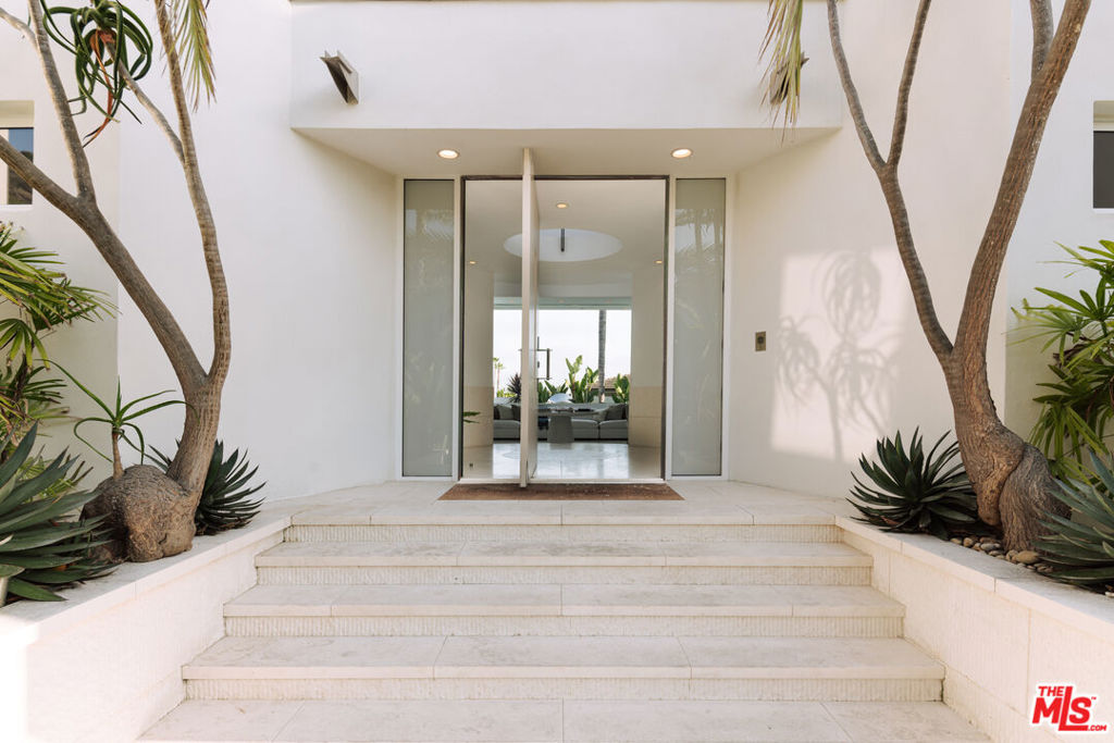140 Irvine Cove Circle