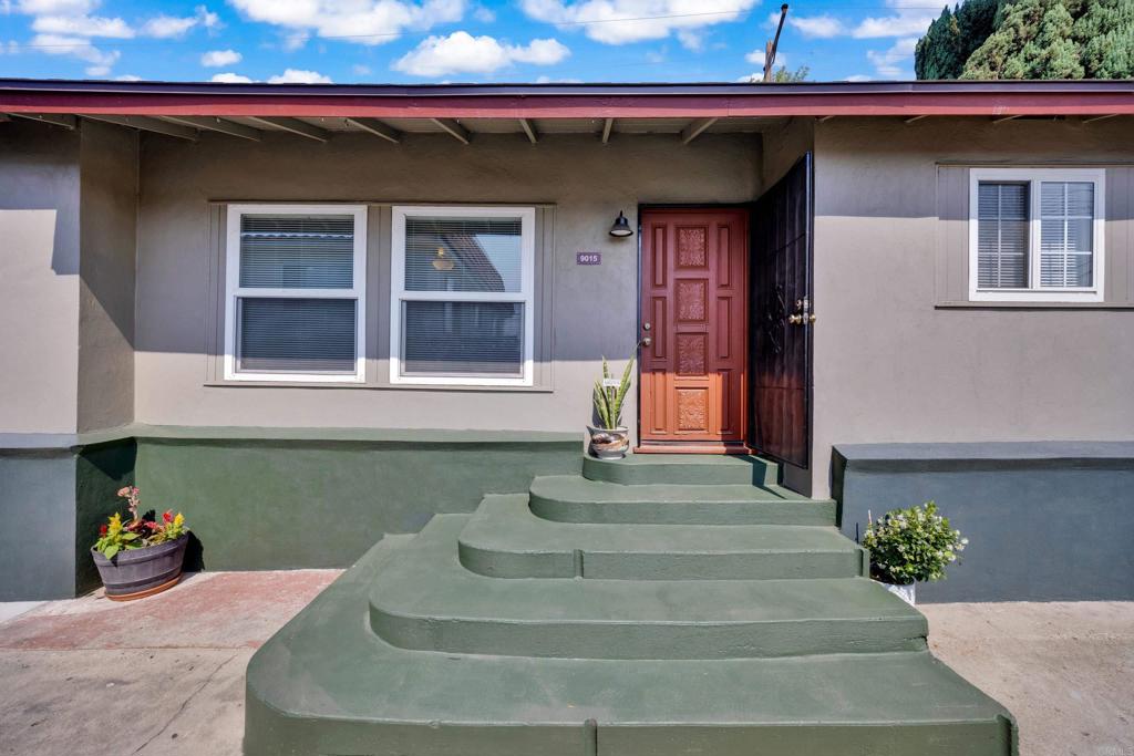 9015 9017 Campo Drive
