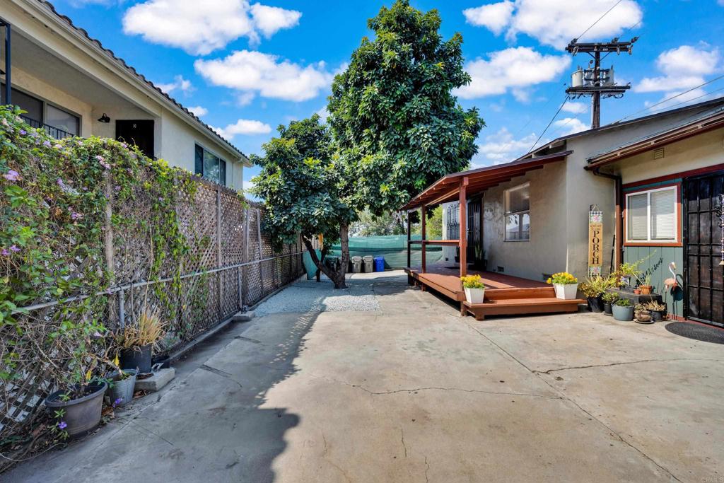 9015 9017 Campo Drive