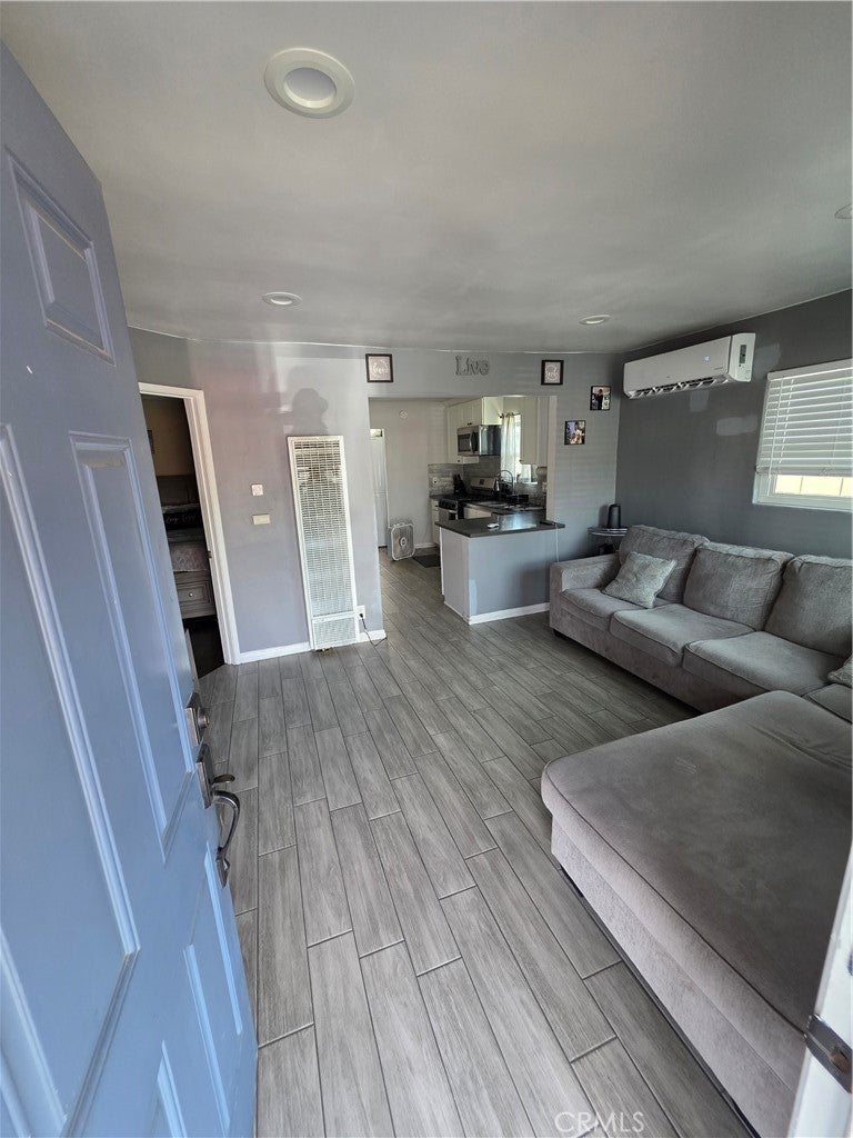935 S Main