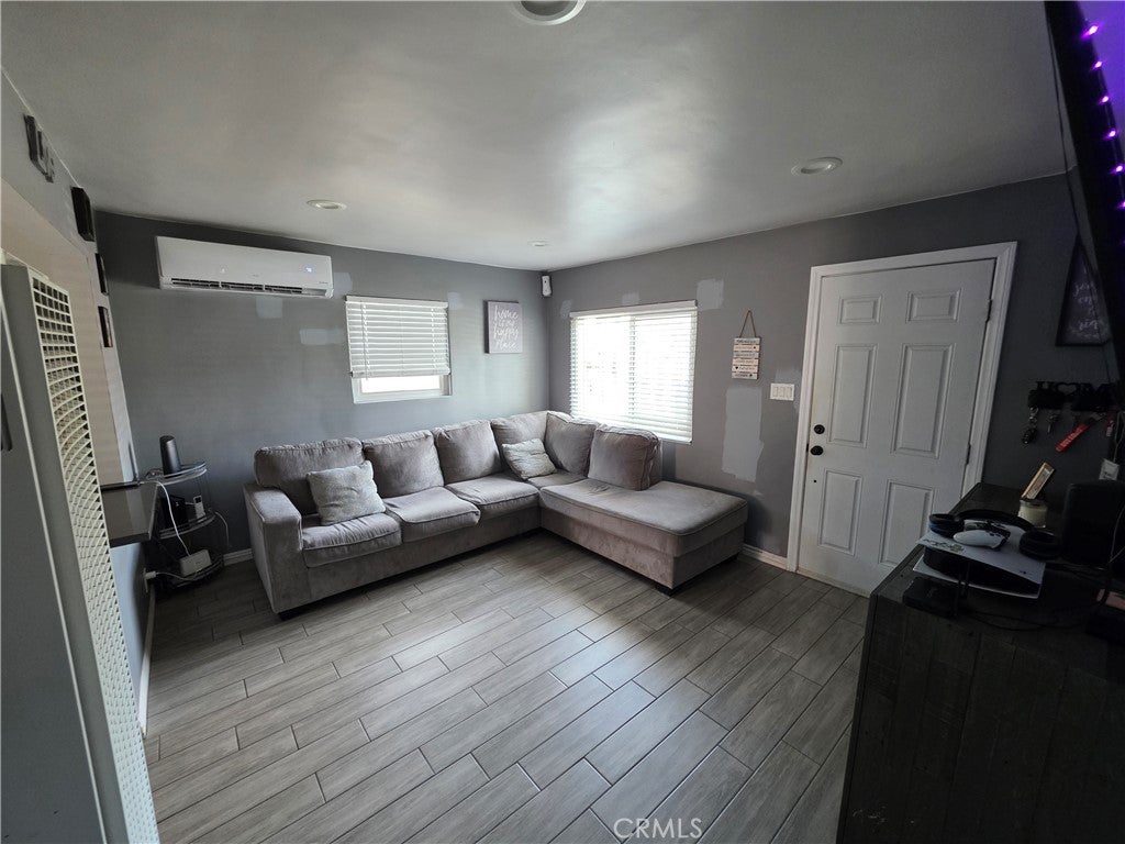 935 S Main