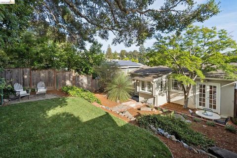 Photo of 1121 Ranleigh Ave Way, Piedmont, CA 94610 (MLS # 41131101)