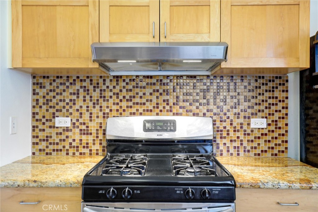 302 E 19th Street 7