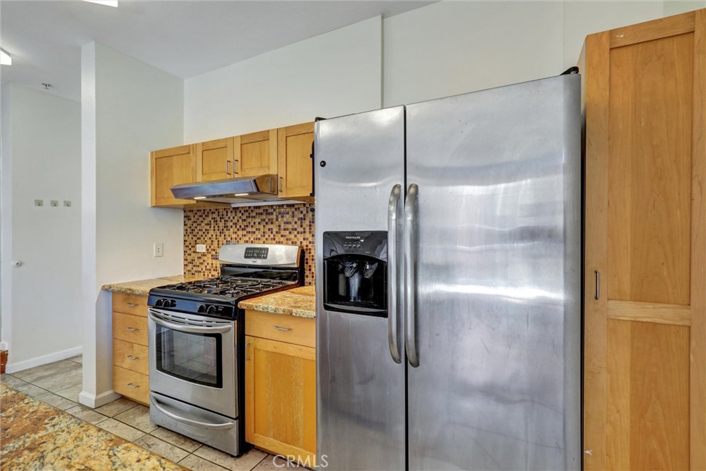 302 E 19th Street 7
