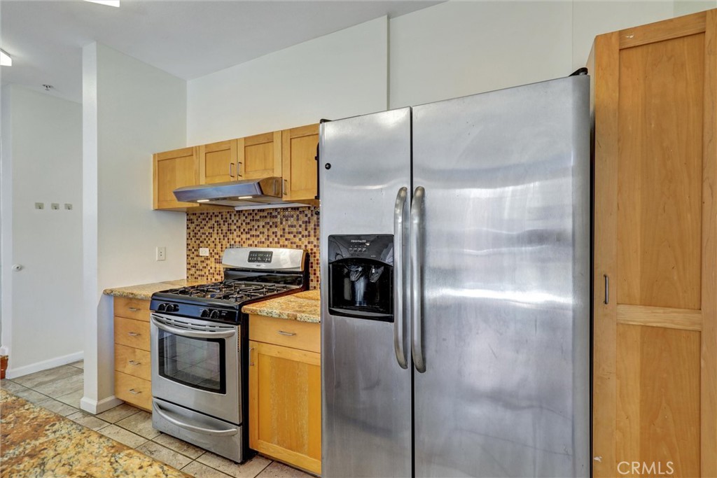 302 E 19th Street 7