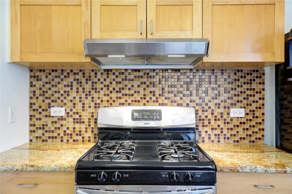 302 E 19th Street 7