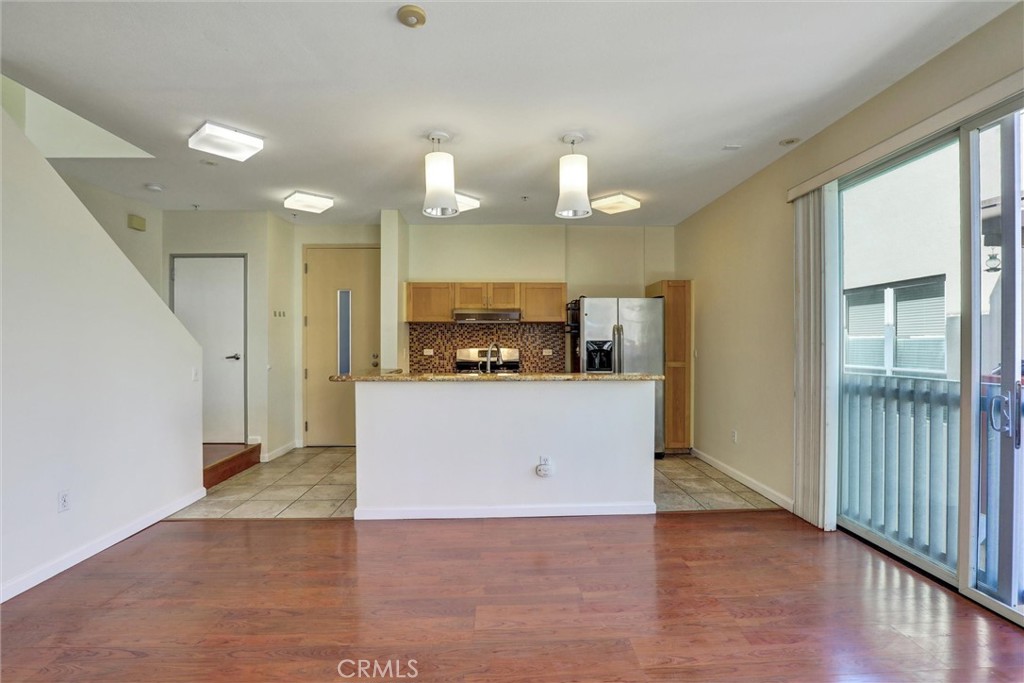 302 E 19th Street 7