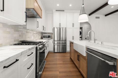 Photo of 930 Lincoln Boulevard #A, Santa Monica, CA 90403 (MLS # 26855943)