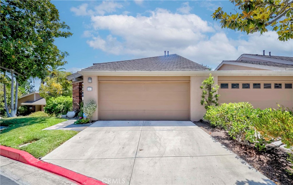 802 W Glenwood Circle