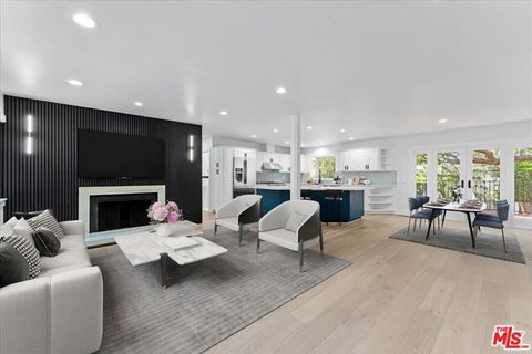 Photo of 21171 Colina Drive, Topanga, CA 90290 (MLS # 25573835)