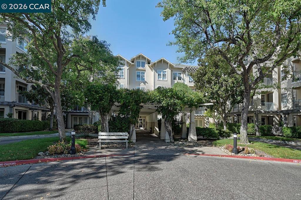 1860 Tice Creek Dr 1108