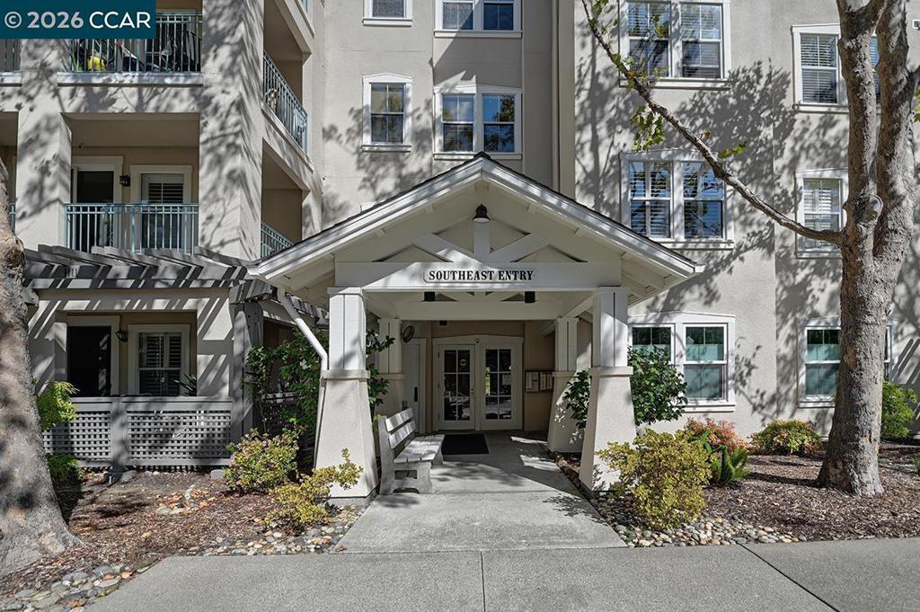 1860 Tice Creek Dr 1108