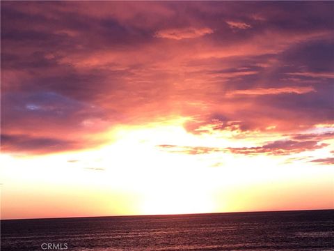 Photo of 228 Moonstone, Manhattan Beach, CA 90266 (MLS # SB26092297)