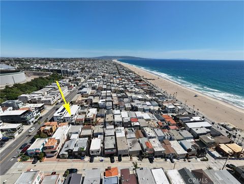Photo of 228 Moonstone, Manhattan Beach, CA 90266 (MLS # SB26092297)