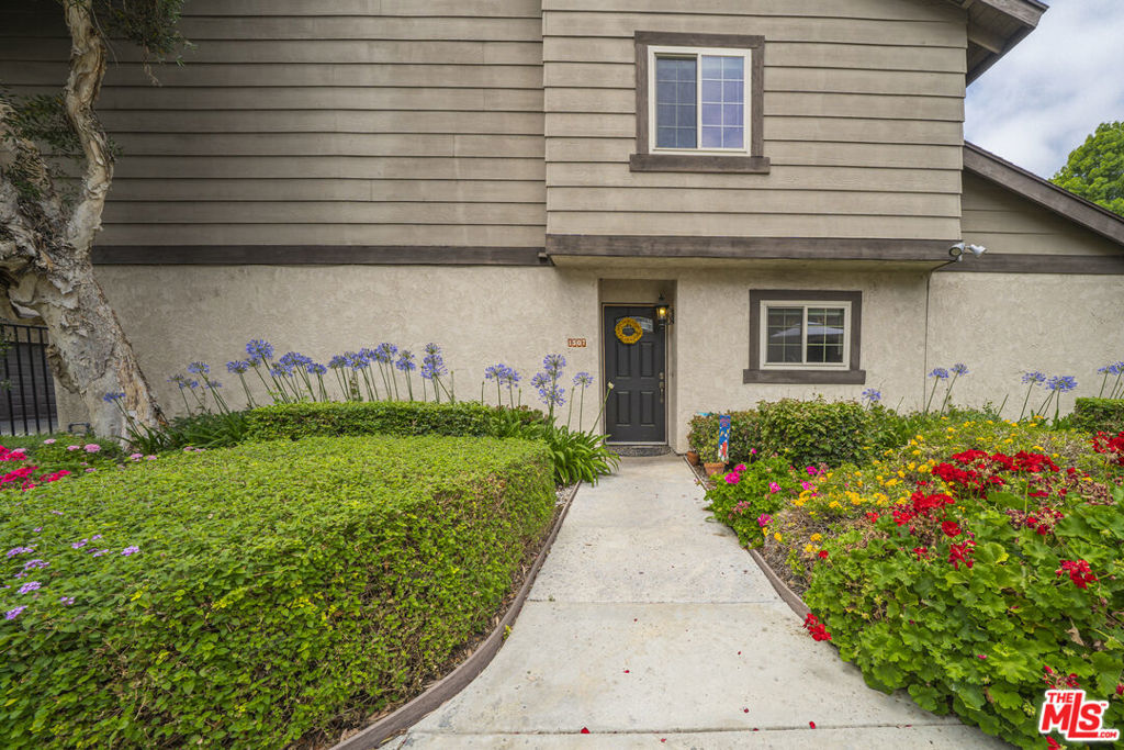 1507 W Lambert Road