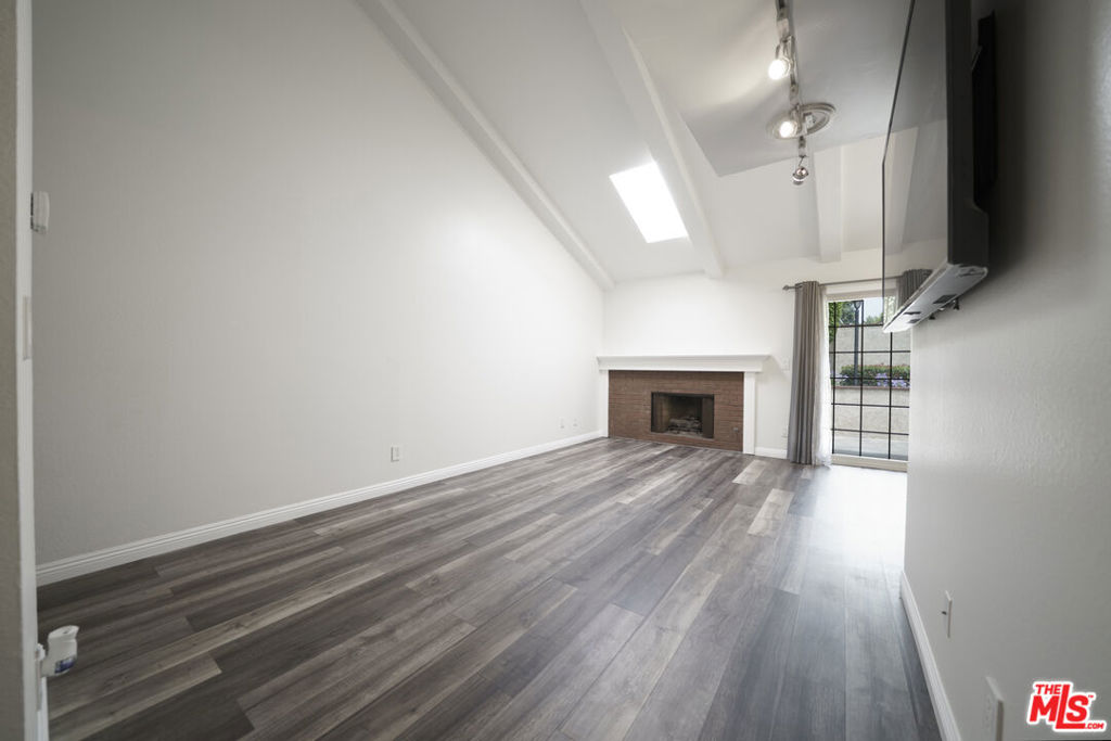 1507 W Lambert Road