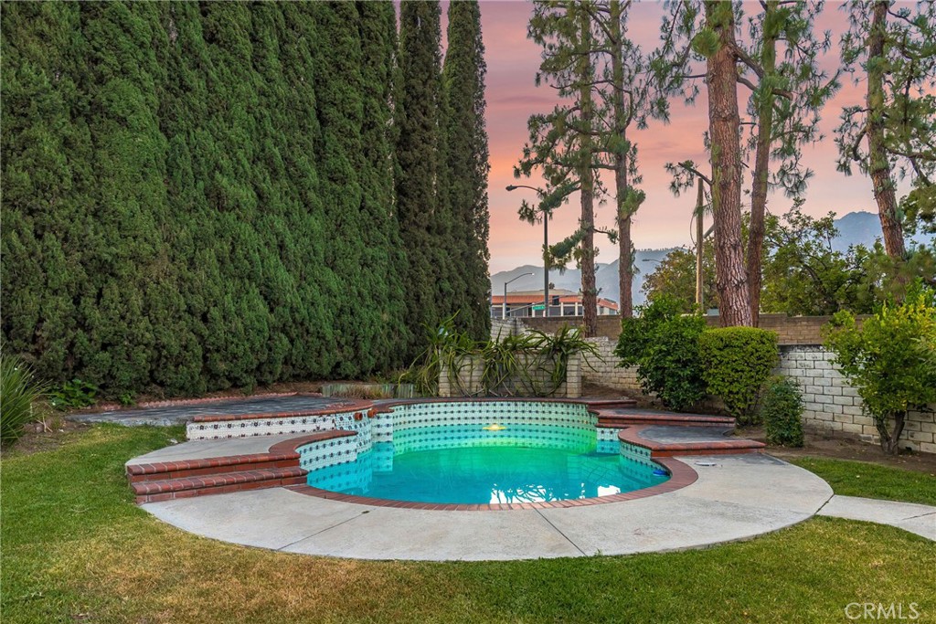 1165 Altura Terrace