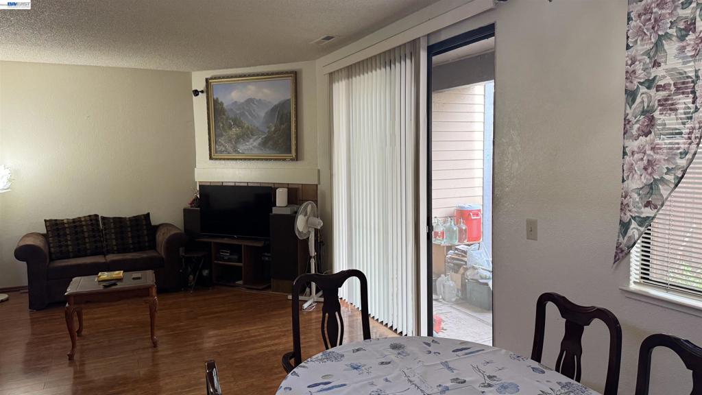 6043 Joaquin Murieta Ave D