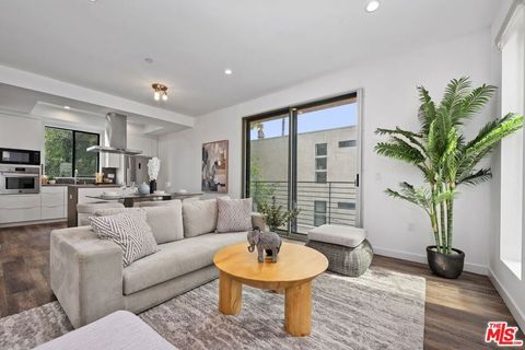 Tiny photo for 11254 Mississippi Avenue, Los Angeles, CA 90025 (MLS # 25586673)