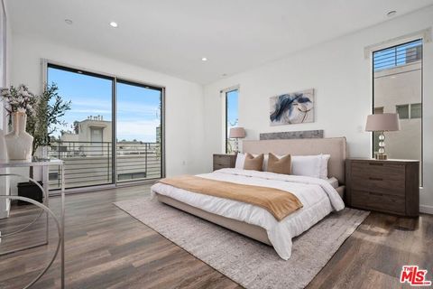 Tiny photo for 11254 Mississippi Avenue, Los Angeles, CA 90025 (MLS # 25586673)