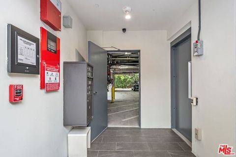 Tiny photo for 11254 Mississippi Avenue, Los Angeles, CA 90025 (MLS # 25586673)