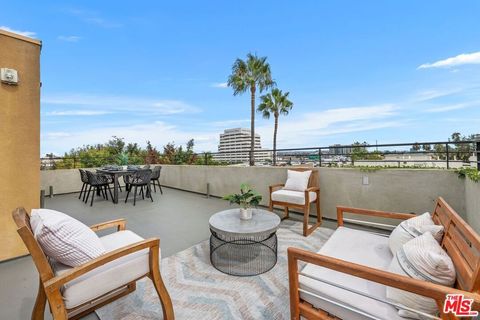 Tiny photo for 11254 Mississippi Avenue, Los Angeles, CA 90025 (MLS # 25586673)