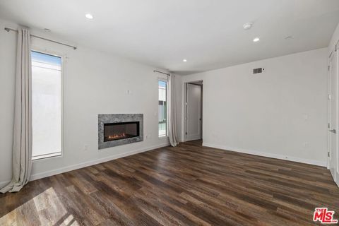 Tiny photo for 11254 Mississippi Avenue, Los Angeles, CA 90025 (MLS # 25586673)