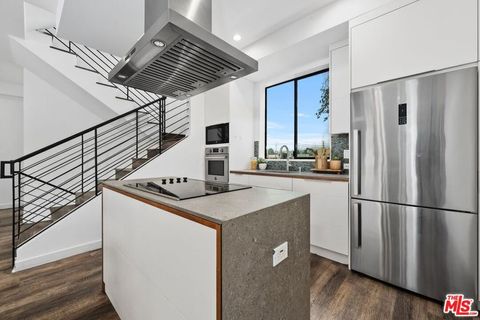 Tiny photo for 11254 Mississippi Avenue, Los Angeles, CA 90025 (MLS # 25586673)