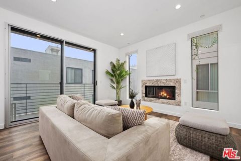 Tiny photo for 11254 Mississippi Avenue, Los Angeles, CA 90025 (MLS # 25586673)