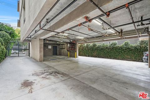 Tiny photo for 11254 Mississippi Avenue, Los Angeles, CA 90025 (MLS # 25586673)