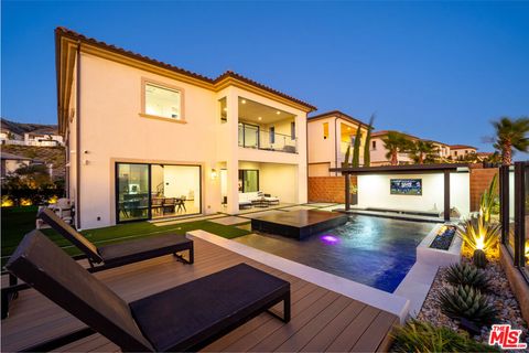 Photo of 20712 W Deer Grass Court, Porter Ranch, CA 91326 (MLS # 26634569)