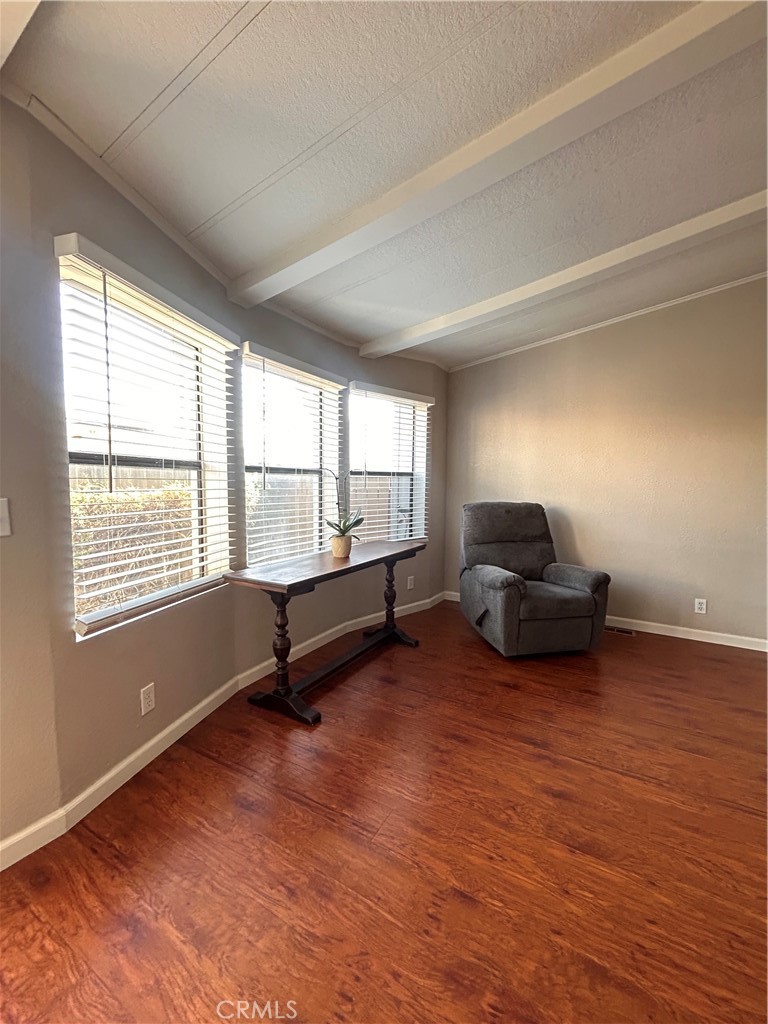 700 E Washington 10
