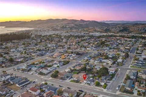 Tiny photo for 555 Newport Avenue, Grover Beach, CA 93433 (MLS # PI26075201)