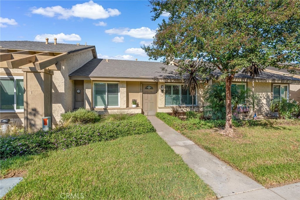2032 E Blackwood