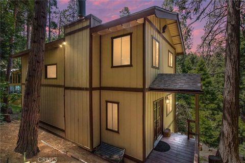 Photo of 24379 Horst DR, Crestline, CA 92325 (MLS # IG26103377)