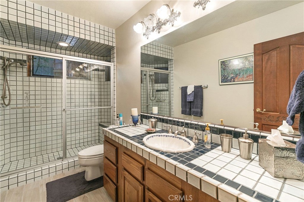 Lake Arrowhead, California, 92352, United States, 4 Bedrooms Bedrooms, ,5 BathroomsBathrooms,Residential,Active,2029756