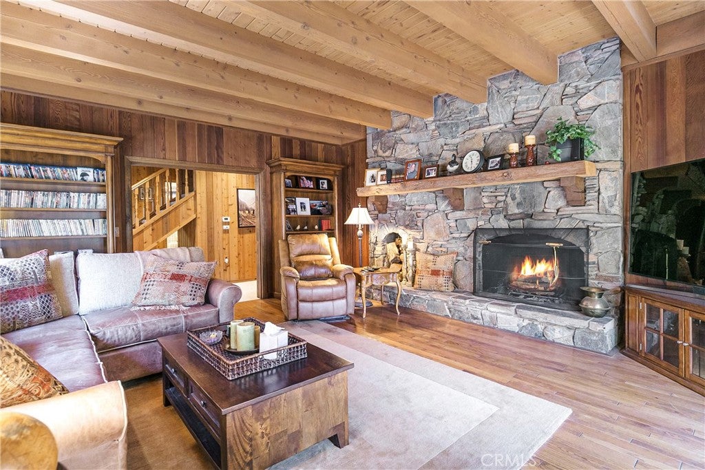 Lake Arrowhead, California, 92352, United States, 4 Bedrooms Bedrooms, ,5 BathroomsBathrooms,Residential,Active,2029756
