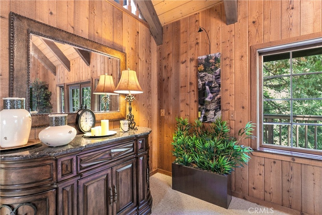 Lake Arrowhead, California, 92352, United States, 4 Bedrooms Bedrooms, ,5 BathroomsBathrooms,Residential,Active,2029756