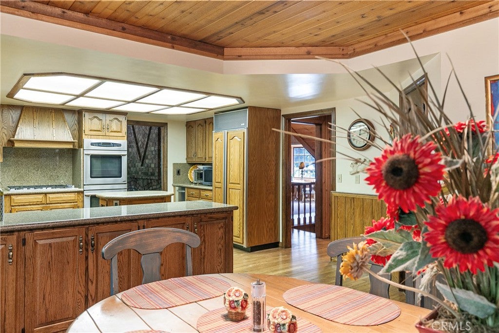 Lake Arrowhead, California, 92352, United States, 4 Bedrooms Bedrooms, ,5 BathroomsBathrooms,Residential,Active,2029756